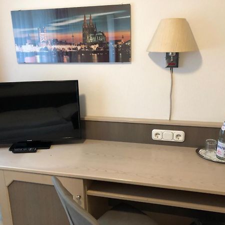Gaestehaus Hotel Wilms Кёльн Экстерьер фото