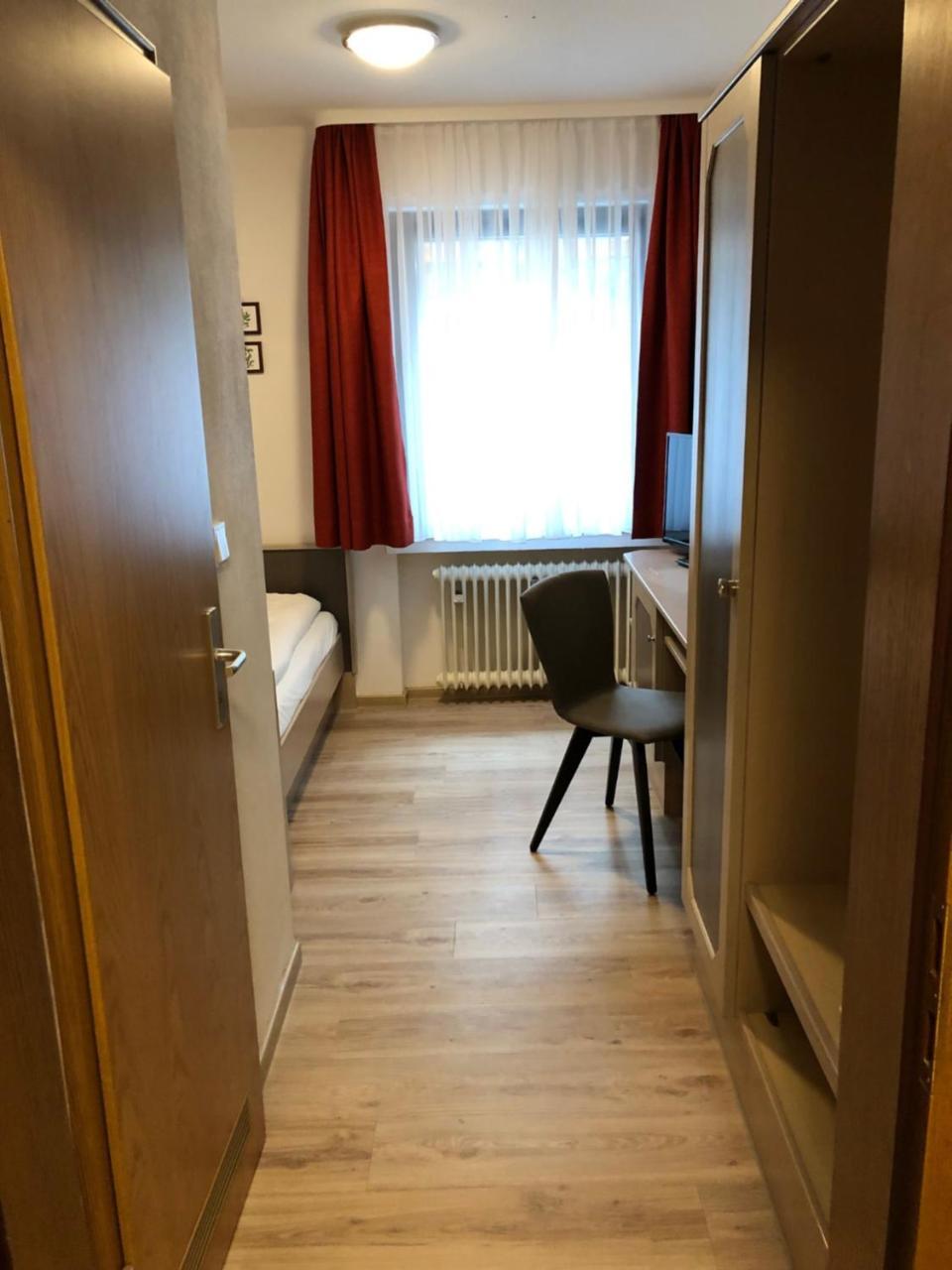 Gaestehaus Hotel Wilms Кёльн Экстерьер фото
