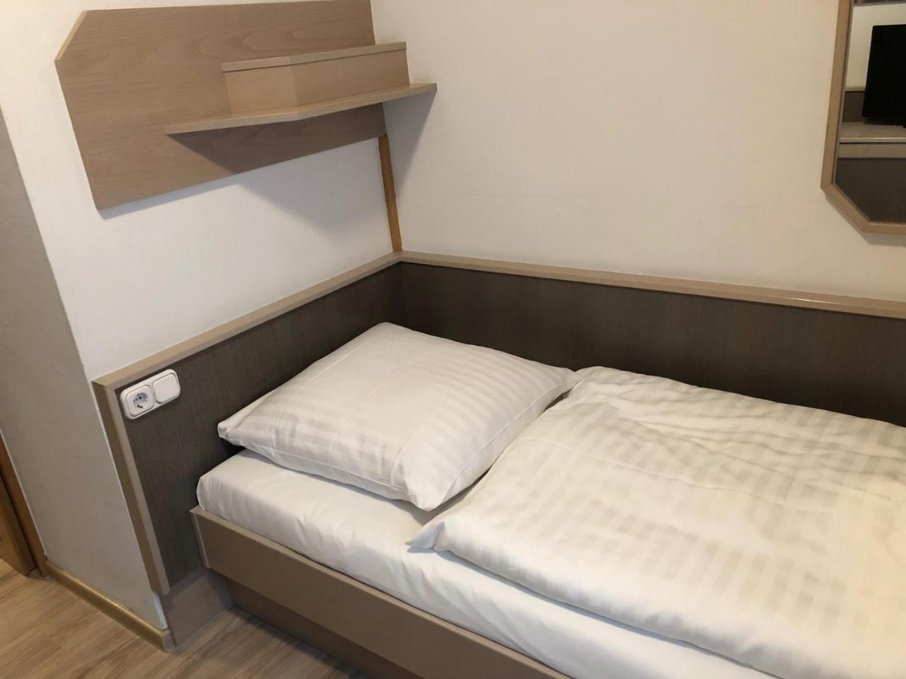 Gaestehaus Hotel Wilms Кёльн Экстерьер фото