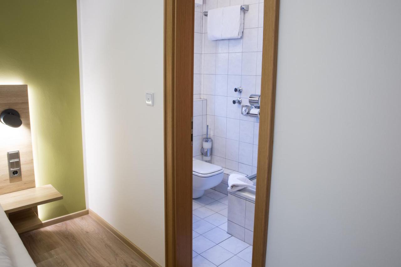 Gaestehaus Hotel Wilms Кёльн Экстерьер фото