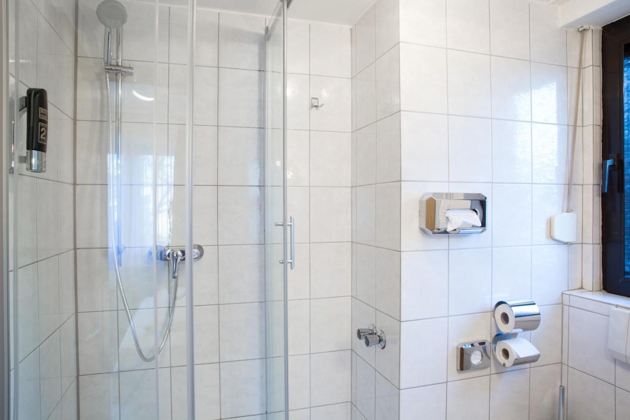 Gaestehaus Hotel Wilms Кёльн Экстерьер фото
